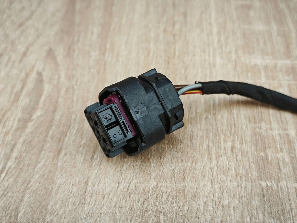 BMW X5 G05 G06 G30 Stecker Scheinwerfer image 3
