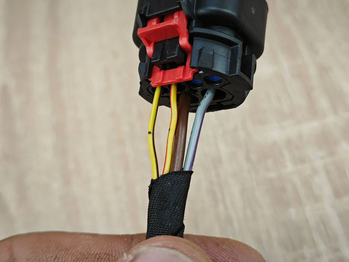 BMW X5 G05 G06 G30 Stecker Scheinwerfer image 4