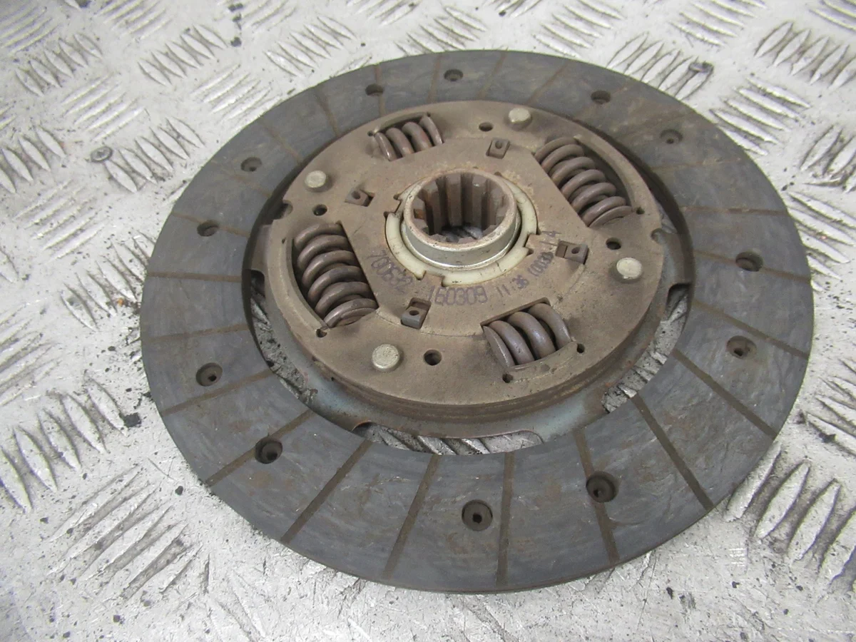 Disque d'embrayage BMW E36 1.8B image 3