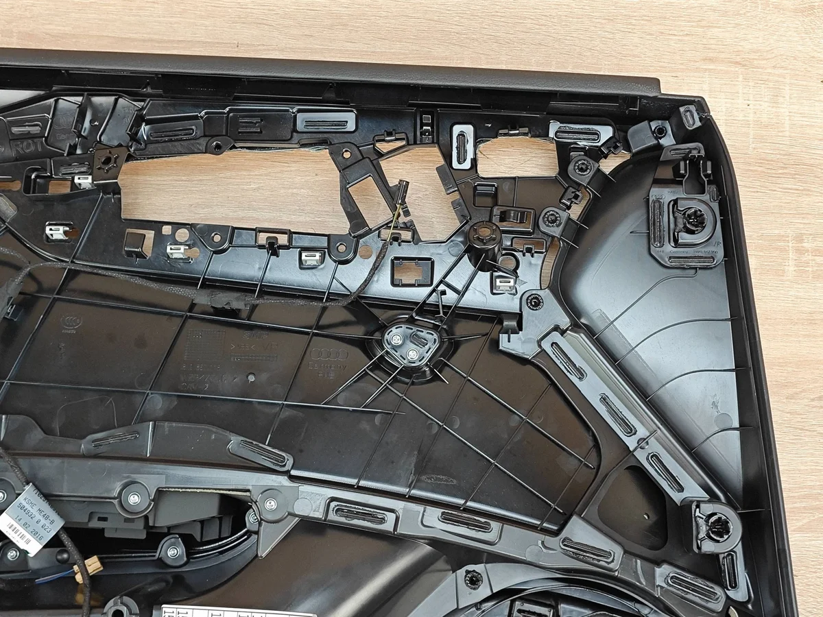 Dörrpanel Audi A4 B9 Höger Fram Skinn image 3