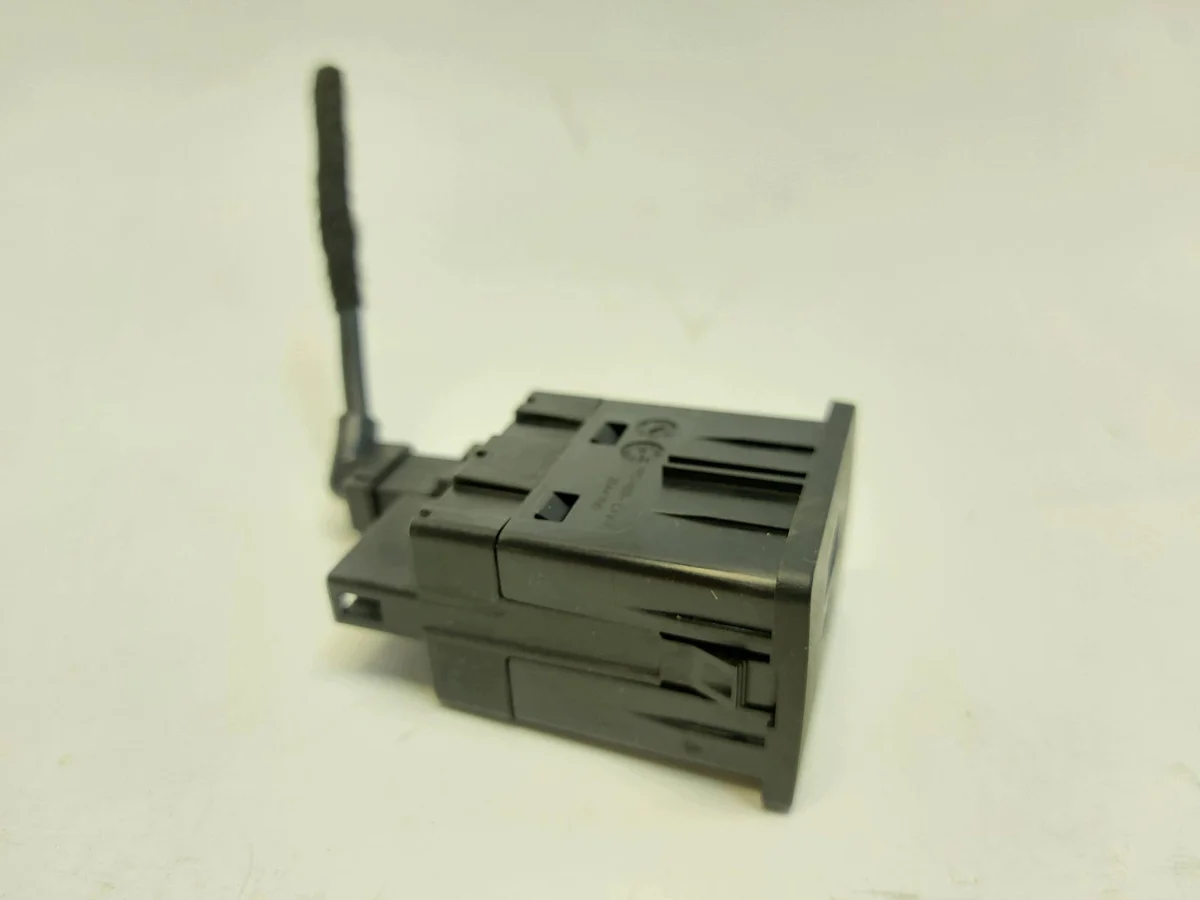 Ford Ranger USB Buchse NX7T-14F014-AD gebraucht thumbnail 1