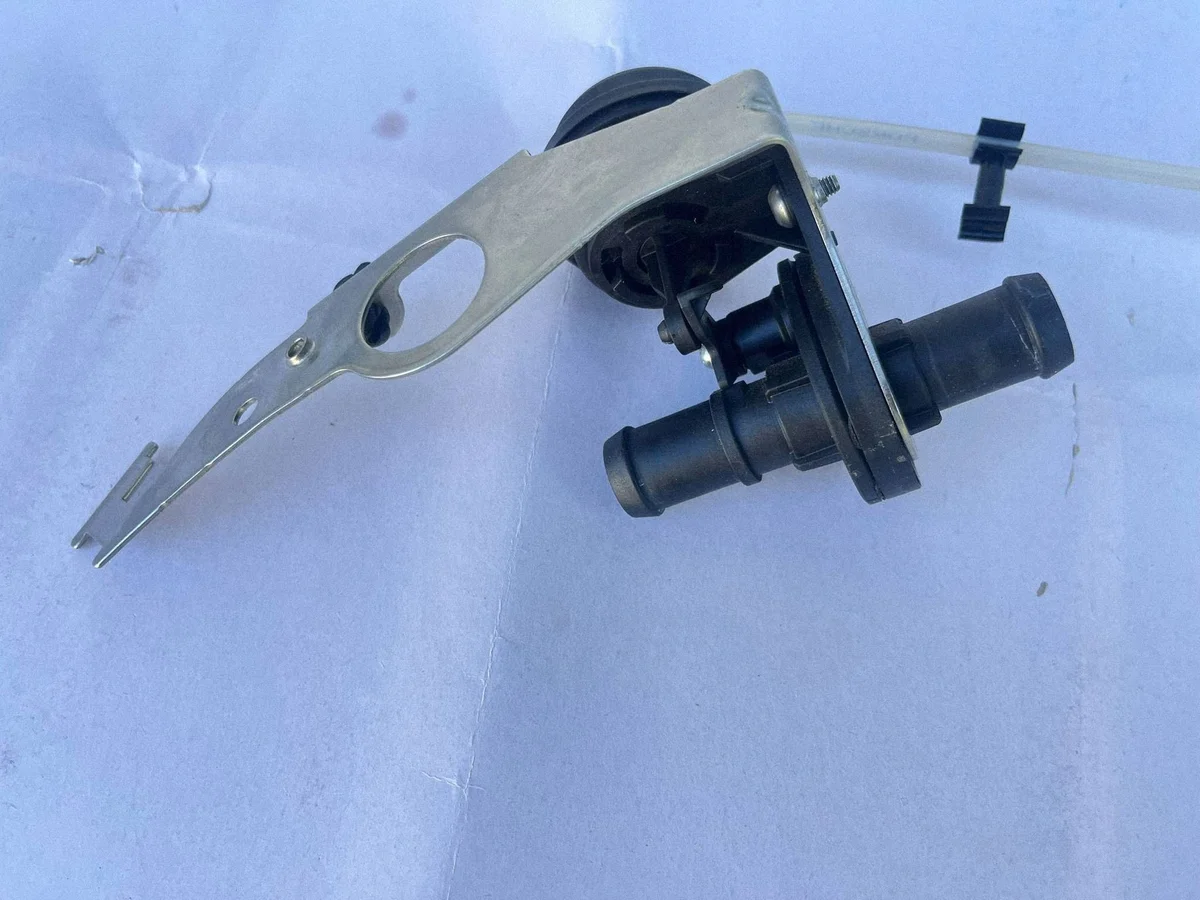 Porsche Boxster 982 Valve Refroidisseur Huile image 4
