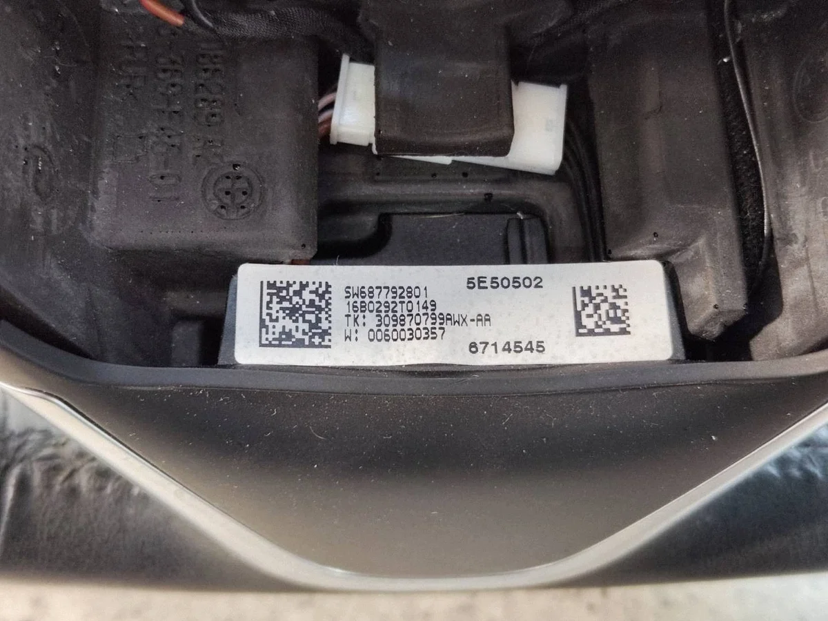 BMW X1 F48 Multifunktionslenkrad Leder image 3