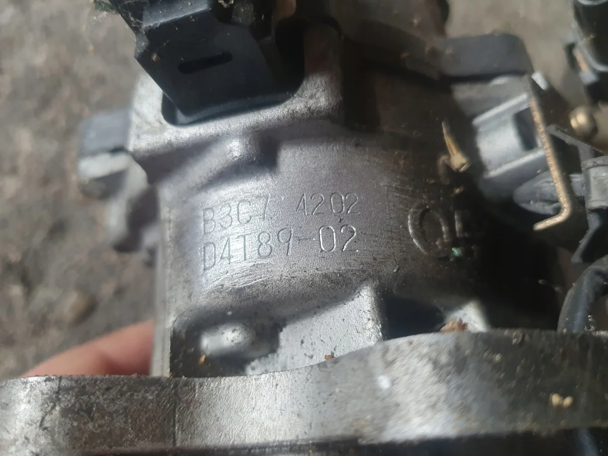 Zündverteiler Mazda 121 D4T89-02