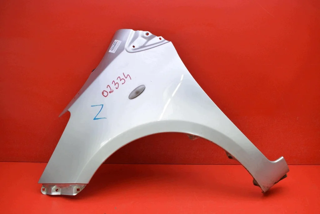 Voorste linker spatbord Toyota Yaris 2 (05-09)