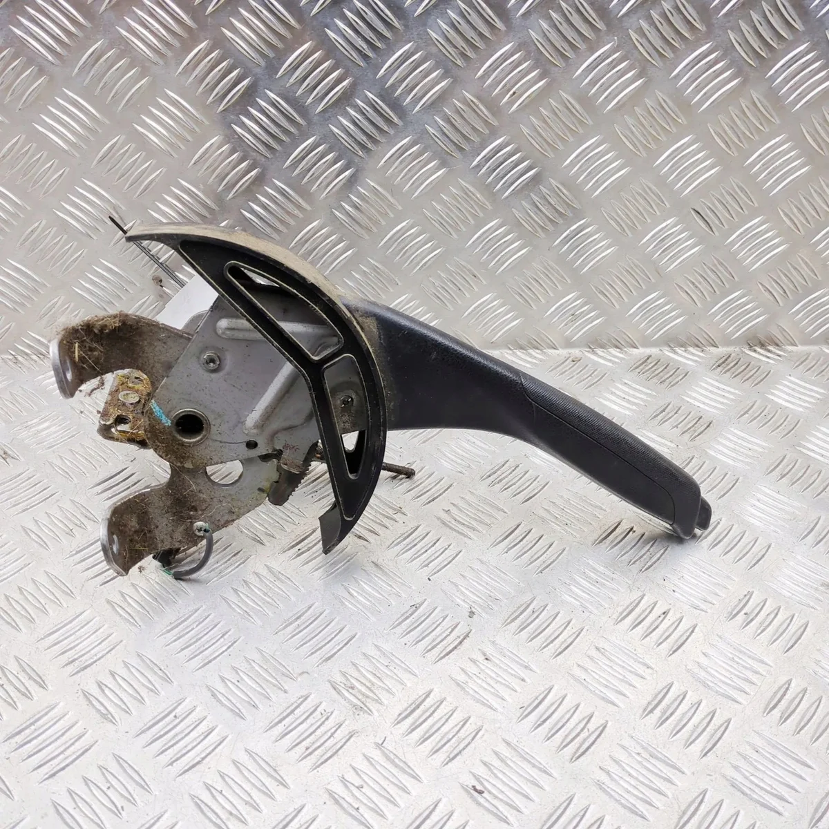 Handbremshebel Isuzu D-Max II (TFR, TFS) 8980618270