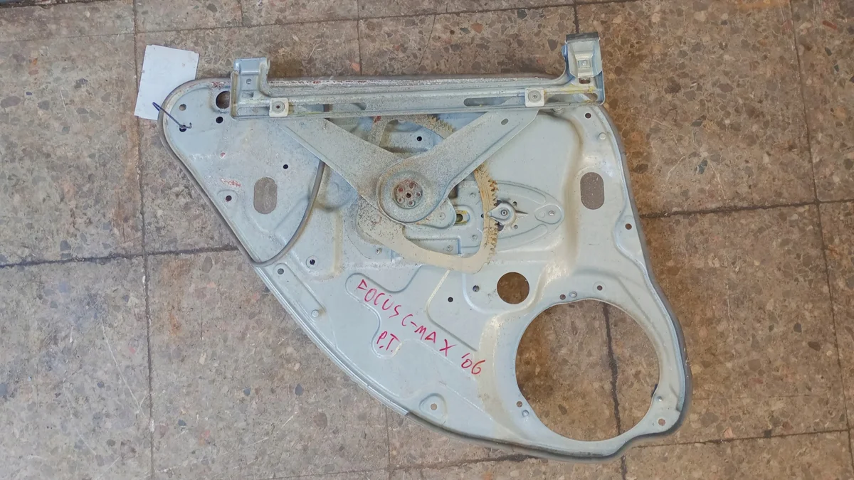 2003 Ford Focus C-MAX Manual Window Regulator Rear image 5