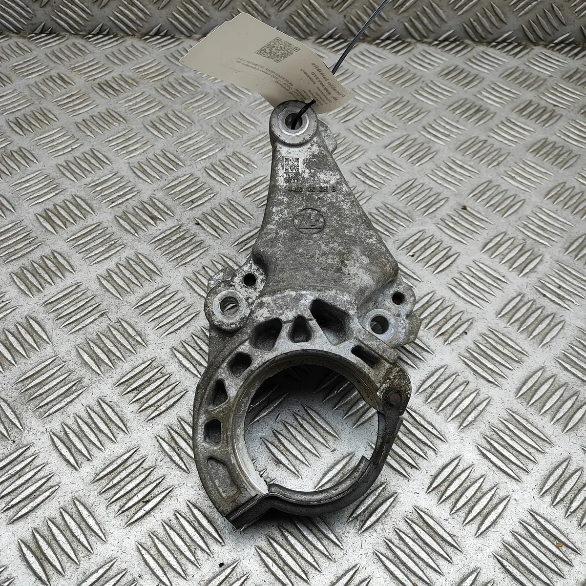 Halteblech Antriebswelle Mercedes Sprinter 4460410381B image 3
