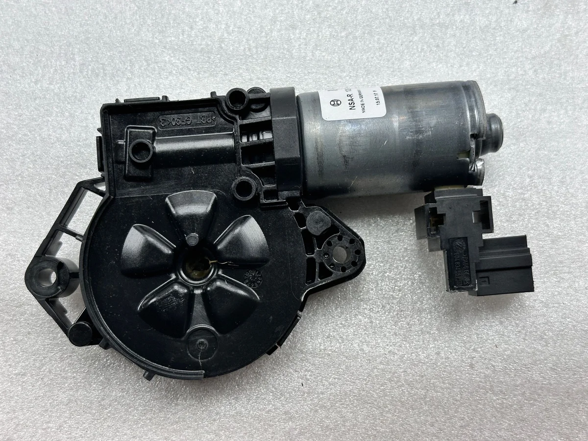 Moteur de toit ouvrant Mercedes S W222 0390200101