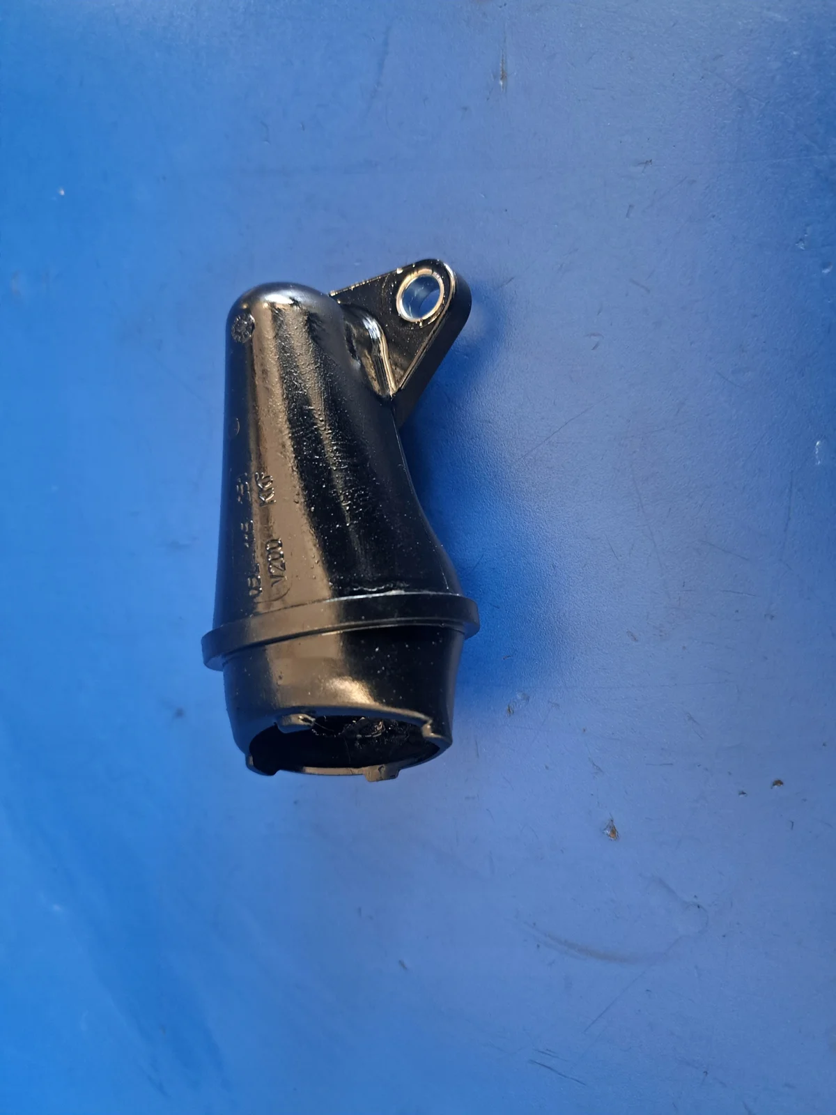 SMOK OLEJU AUDI A4 B9 2.0 TDI 05L115251
