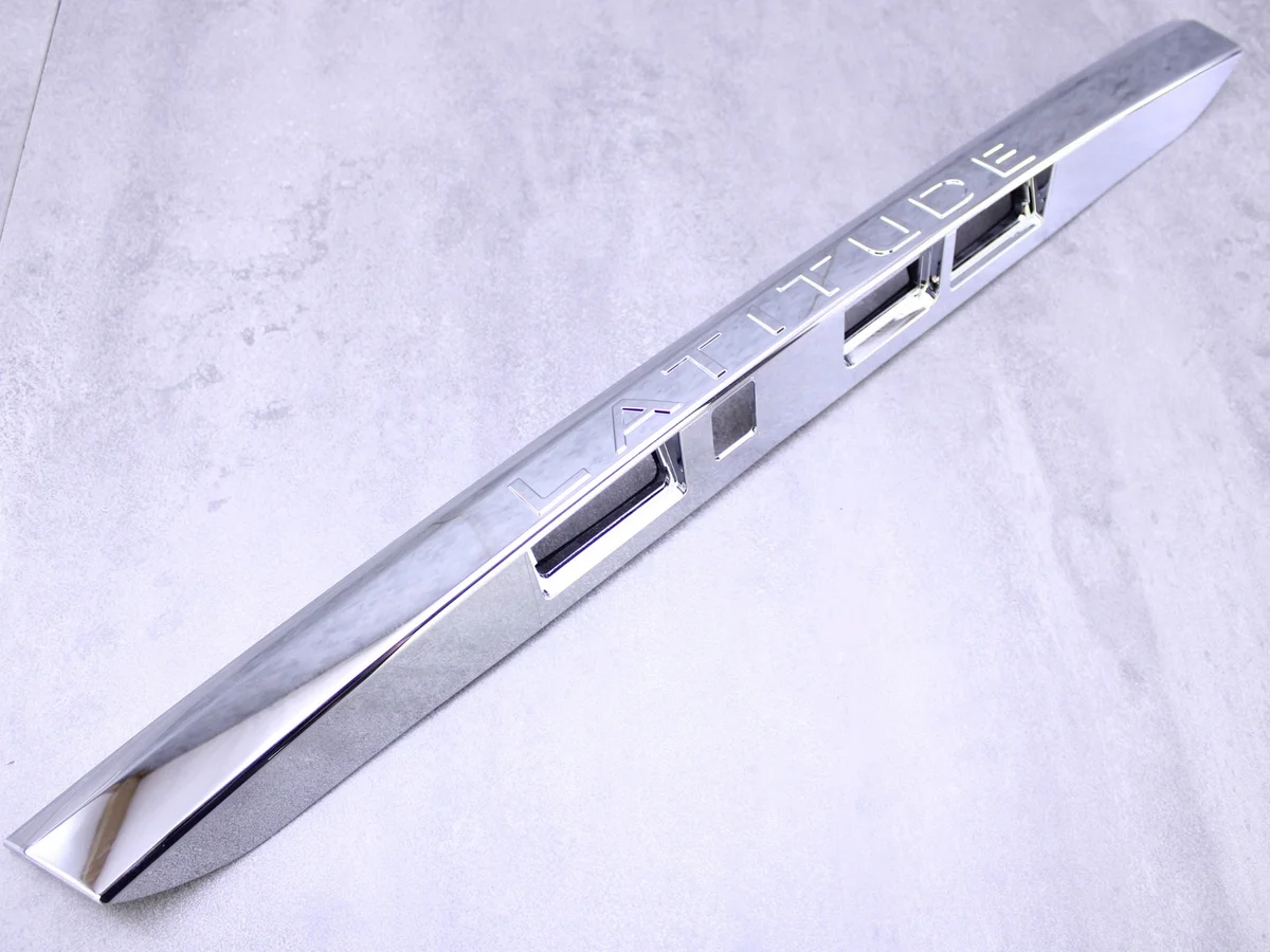 Renault Latitude 2010-2015 Chrom Klapy