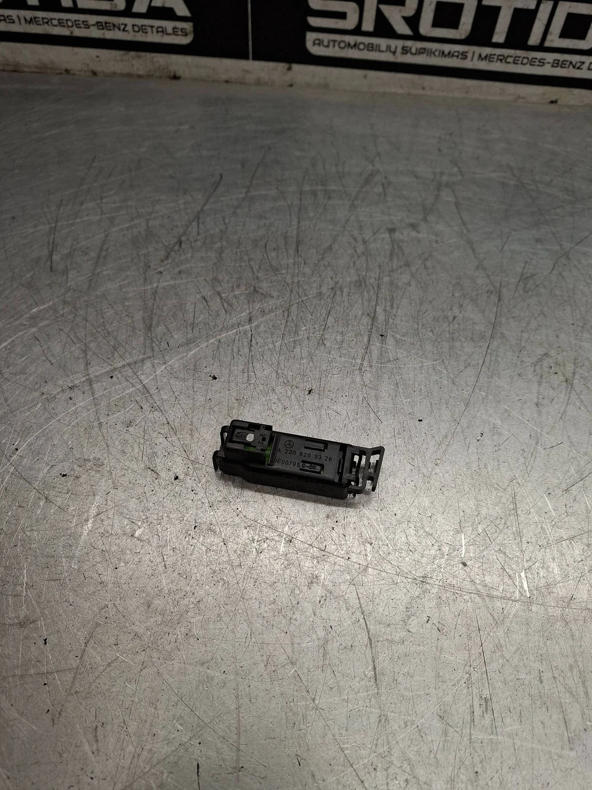 Capteur d'ensoleillement Mercedes S W220 A2208203326