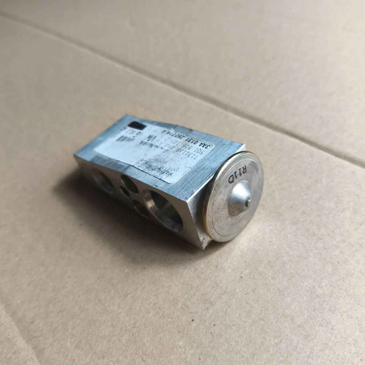 Volkswagen Expansion Valve 5Q1816103D image 4