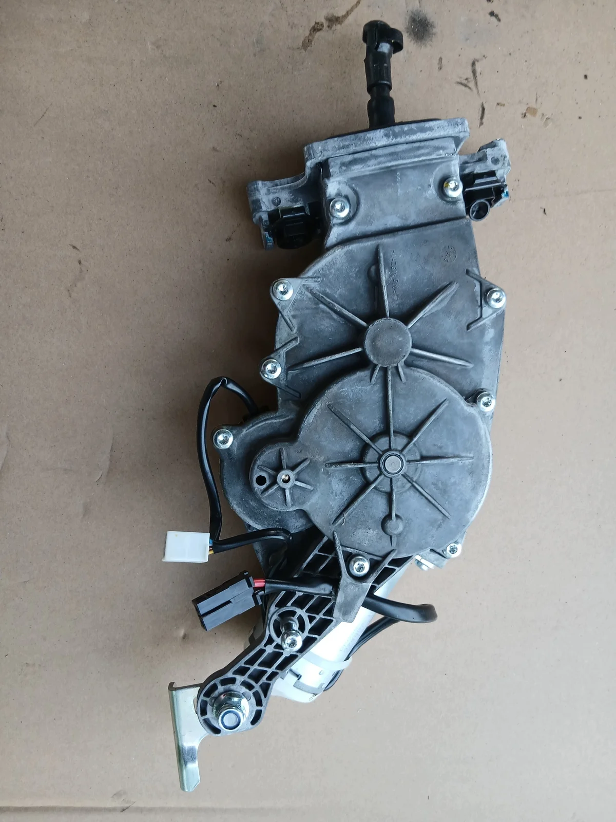 Mercedes W212 Mechanisme Kofferbak A2128203742 image 3