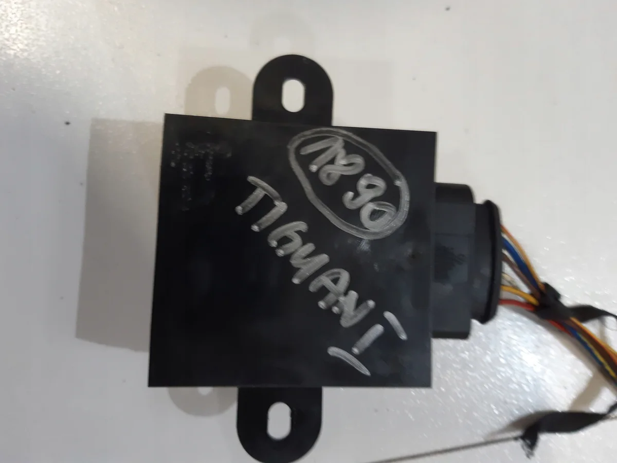 Audi Q3 8U polttoainepumpun ohjain 7N0906093 image 3