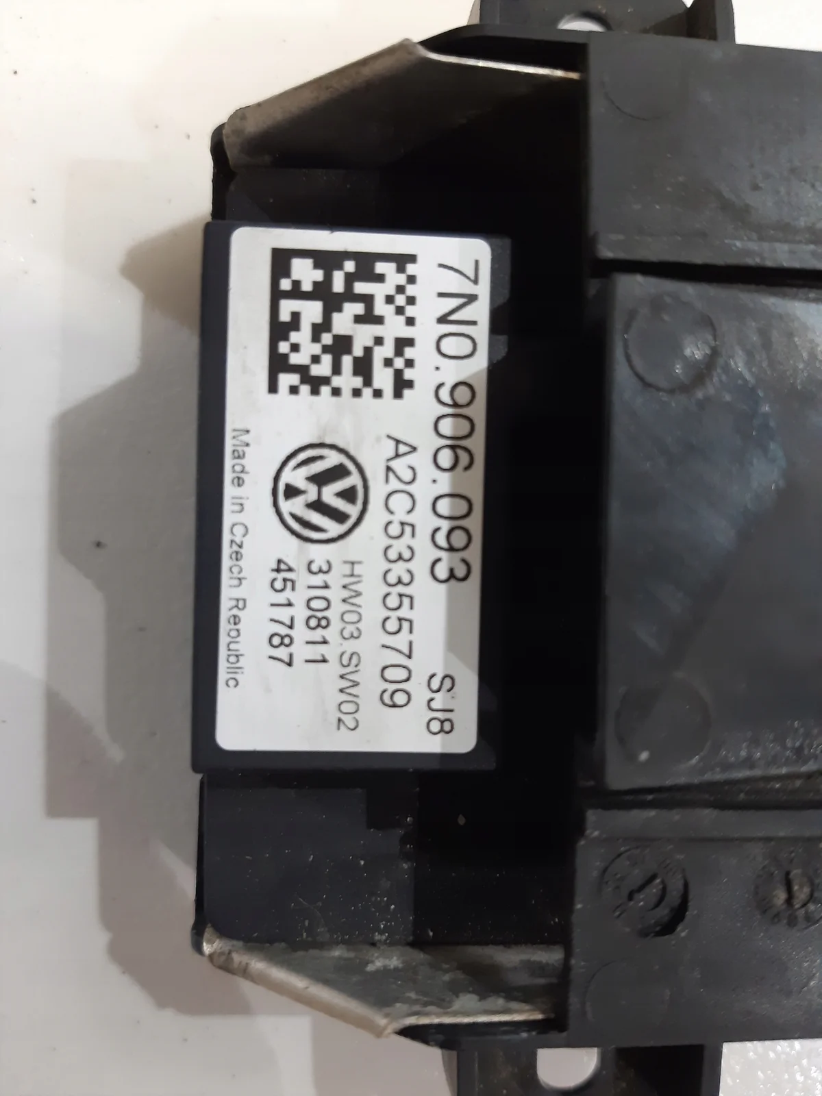 Audi Q3 8U polttoainepumpun ohjain 7N0906093 image 4