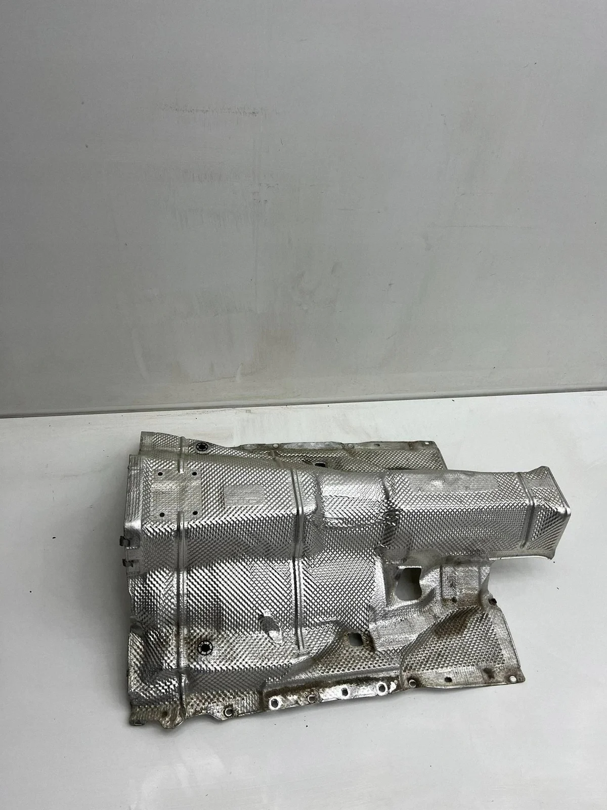 Audi A7 4K Lämpösuoja 4K0804160E