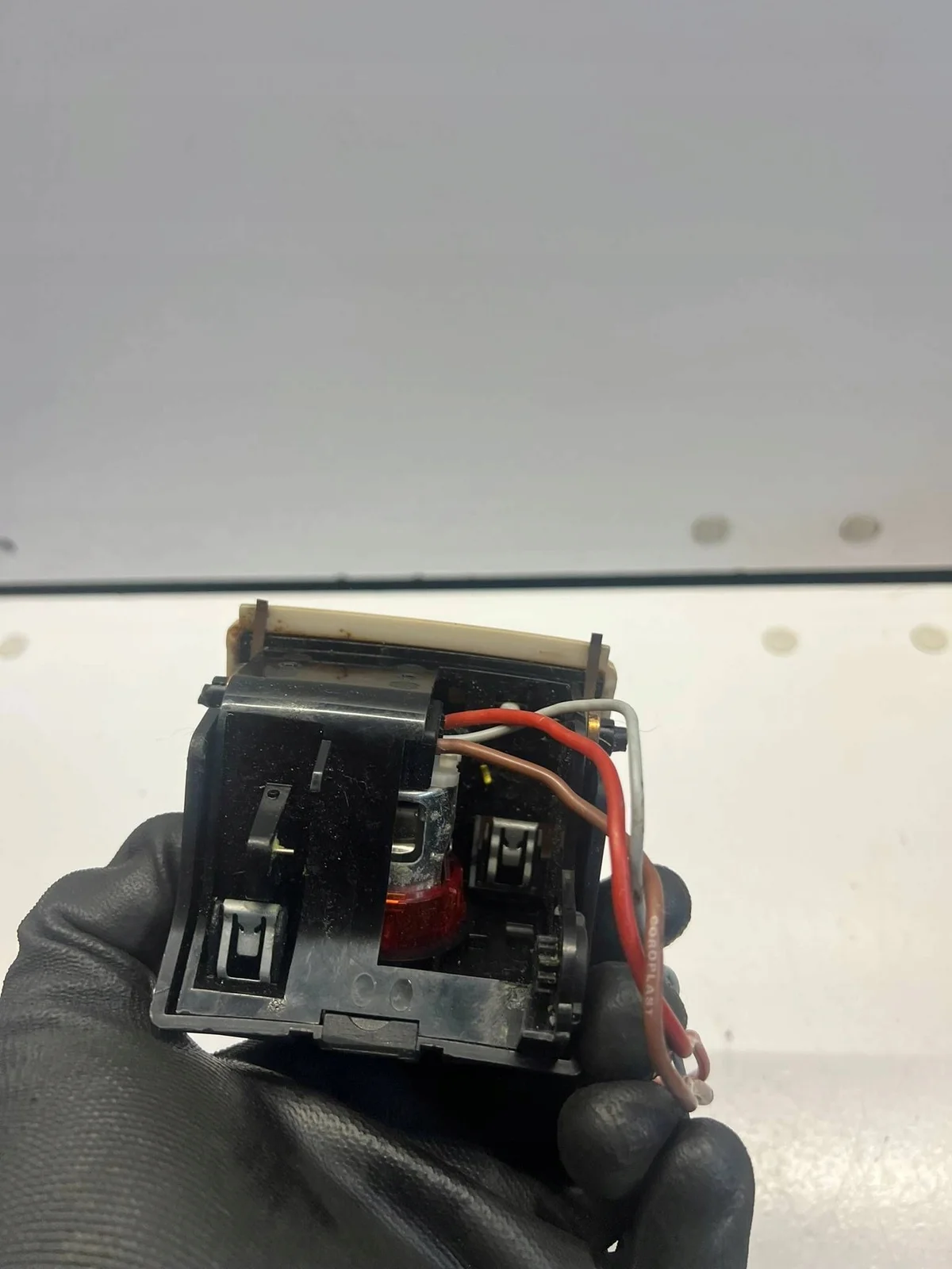 Audi A8 D4 Front Lighter Socket YQP5274 image 4