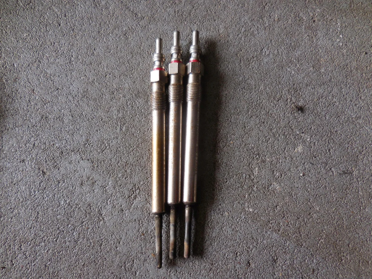 Vela de Ignição Volkswagen OE 03L963319 Usada
