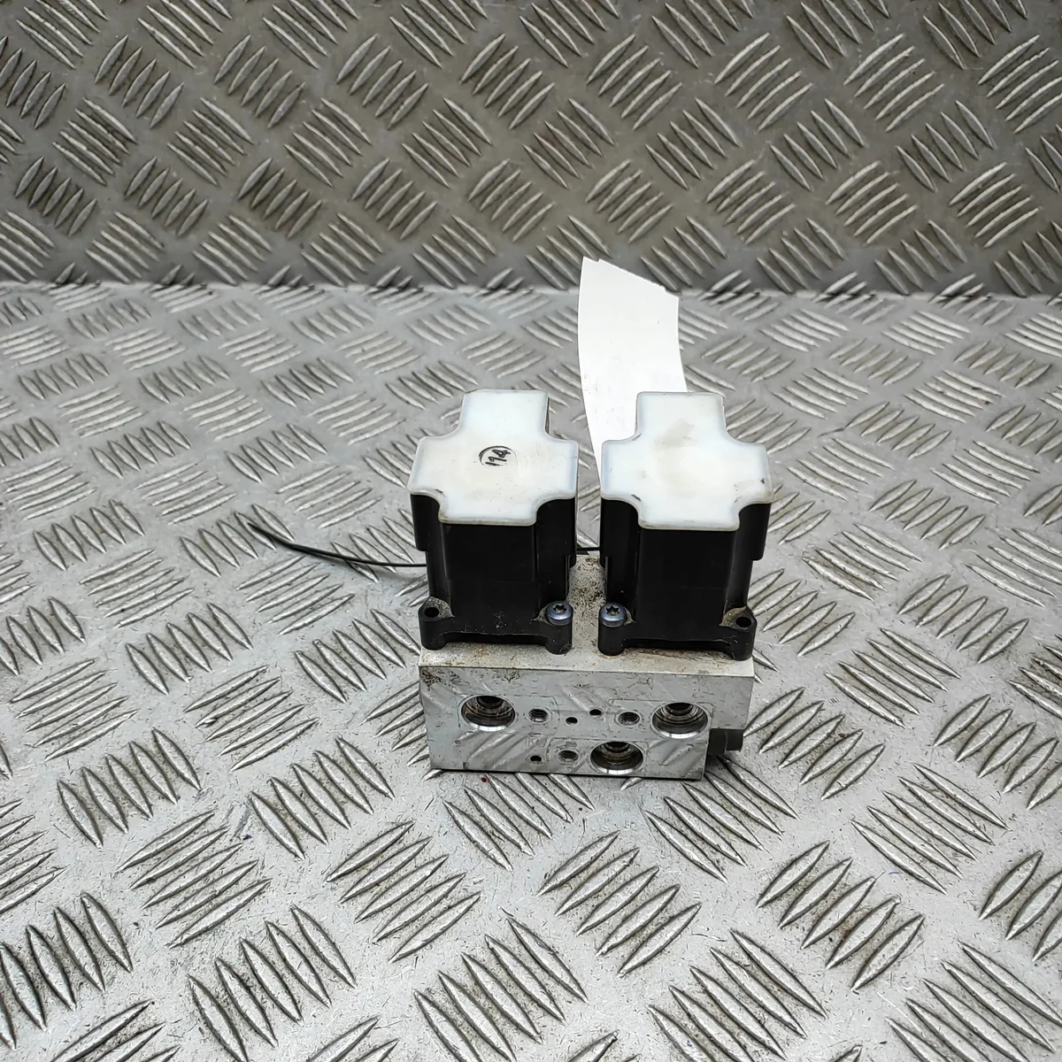 SKODA ENYAQ iV - Soupape de climatisation image 3