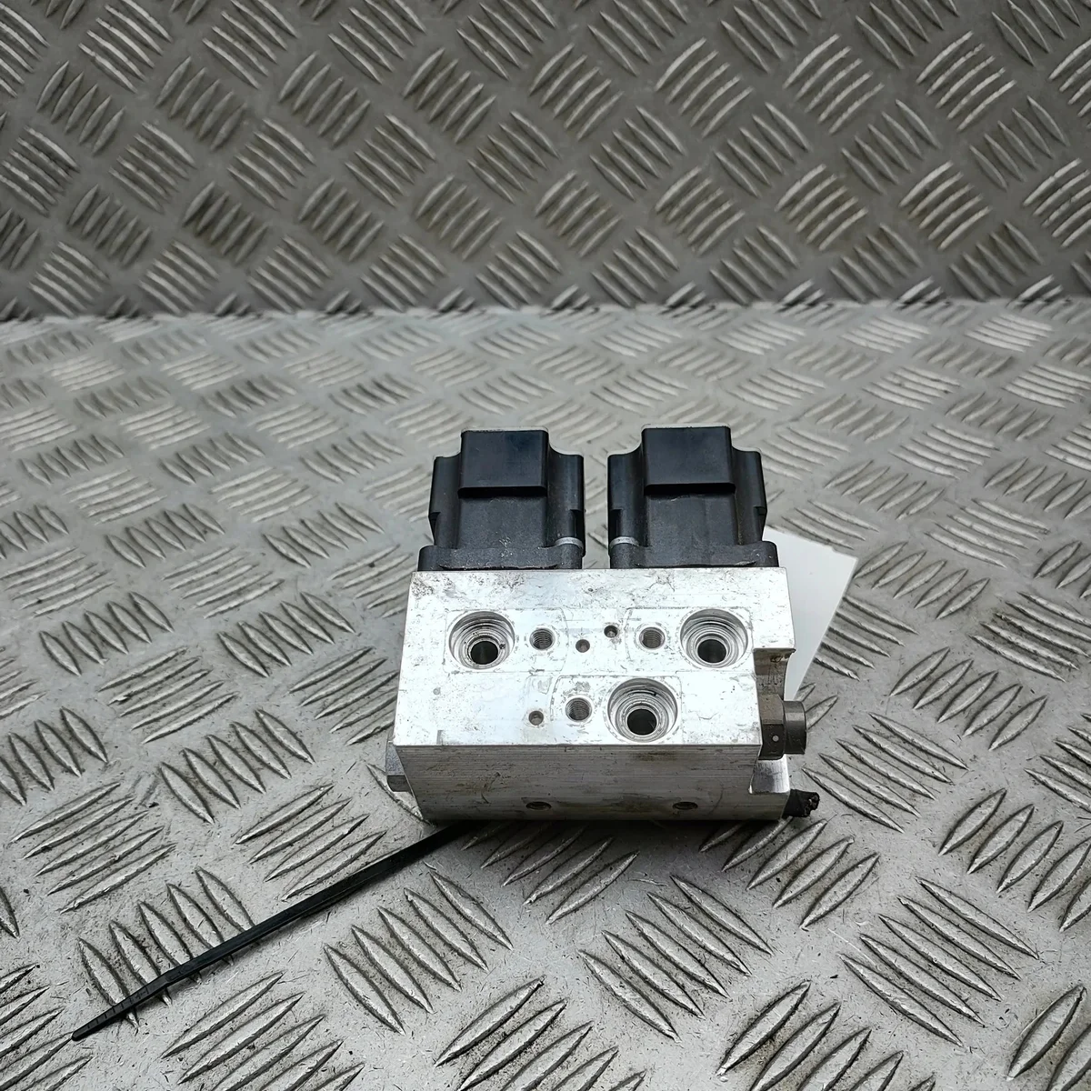SKODA ENYAQ iV - Soupape de climatisation image 5