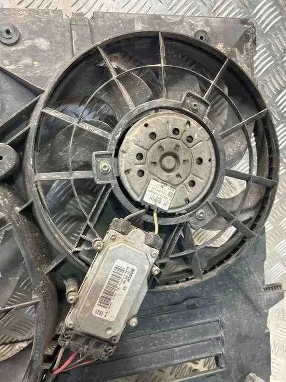 Audi Q7 VW Touareg Lüftergehäuse 7L0121203H image 5