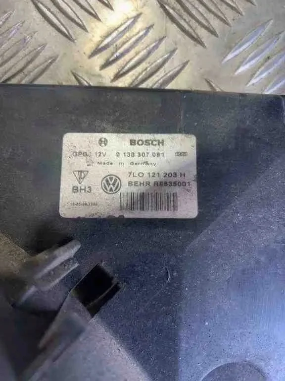 Audi Q7 VW Touareg Lüftergehäuse 7L0121203H image 9