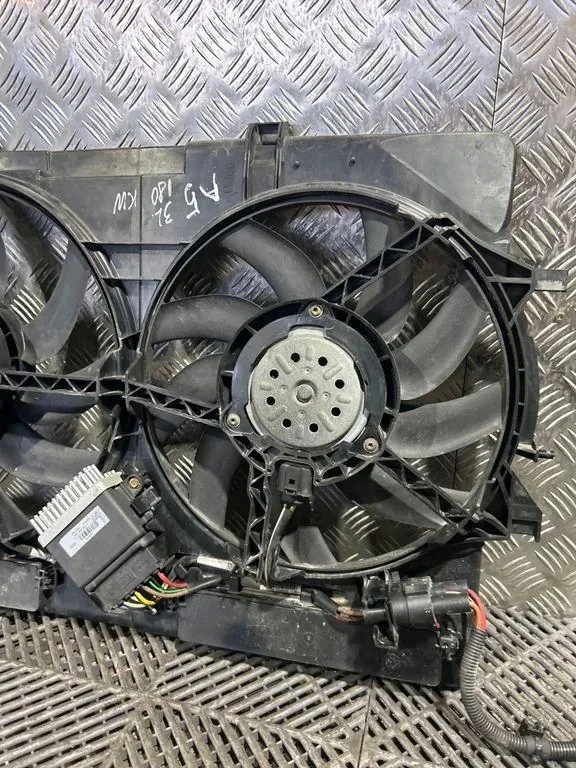 Ventilatori Audi Q5 A4 A5 8K0121003P Usato image 7