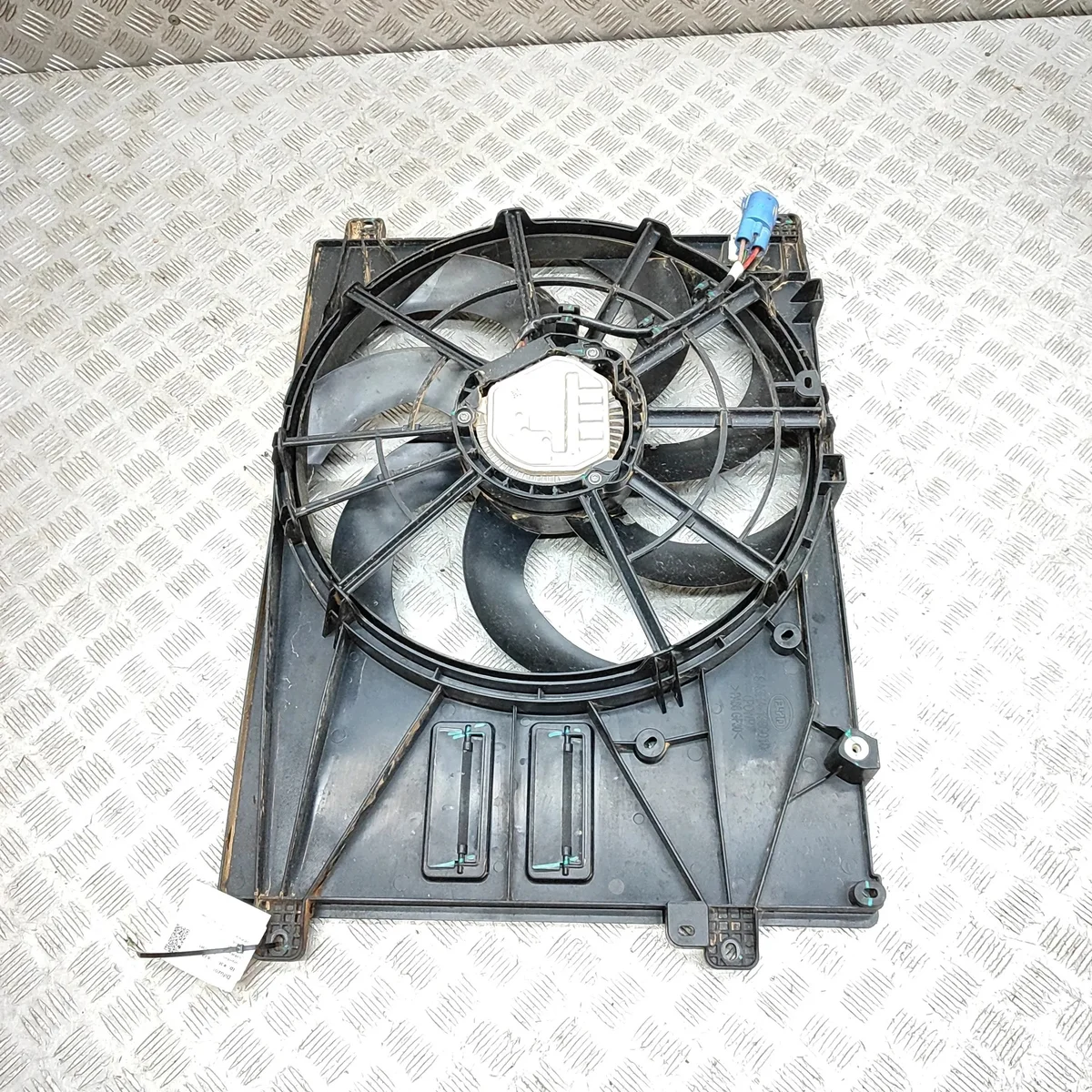Etupaneeli BYD SEAL U SA3HE1300010 Käytetty image 3