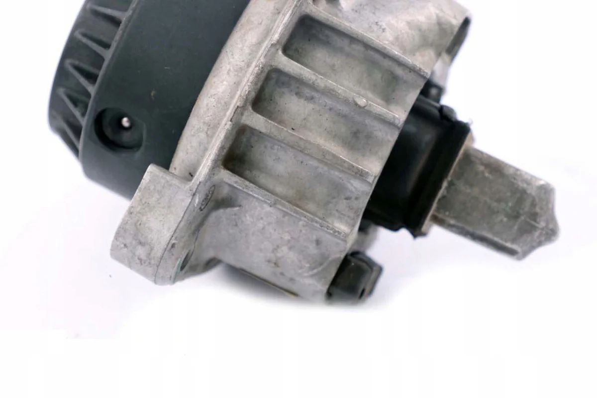 BMW OE 6777371 Suporte do Motor Usado image 5