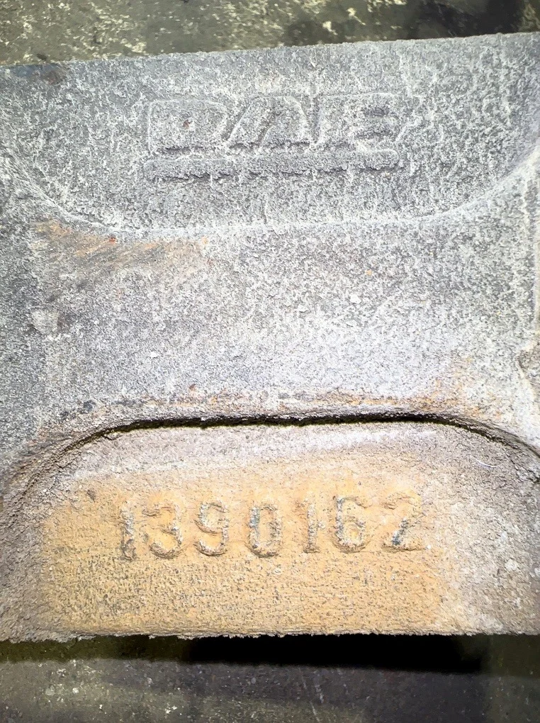 DAF 1390162 Support ressort lame essieu avant