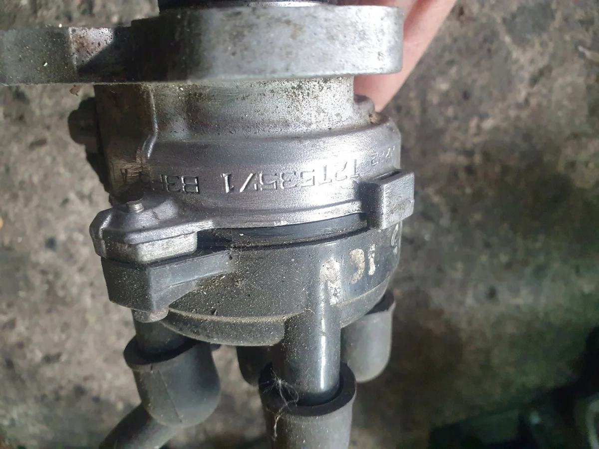 Aparador de ignição Mazda 323 1.8 T2T53571