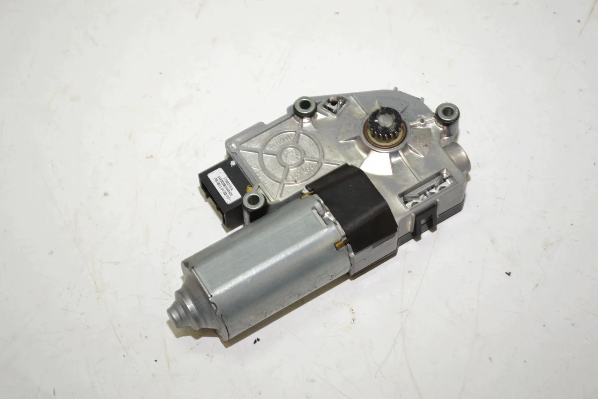 Motor taklucka Cayenne II Touareg II 7P0959591B