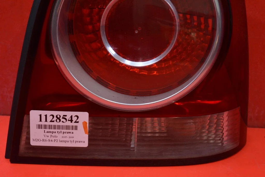VW Polo 4 9N Rear Tail Light Right Used image 3