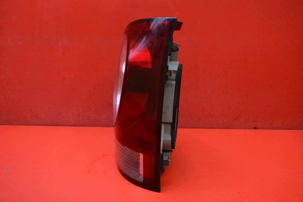VW Polo 4 9N Rear Tail Light Right Used image 4