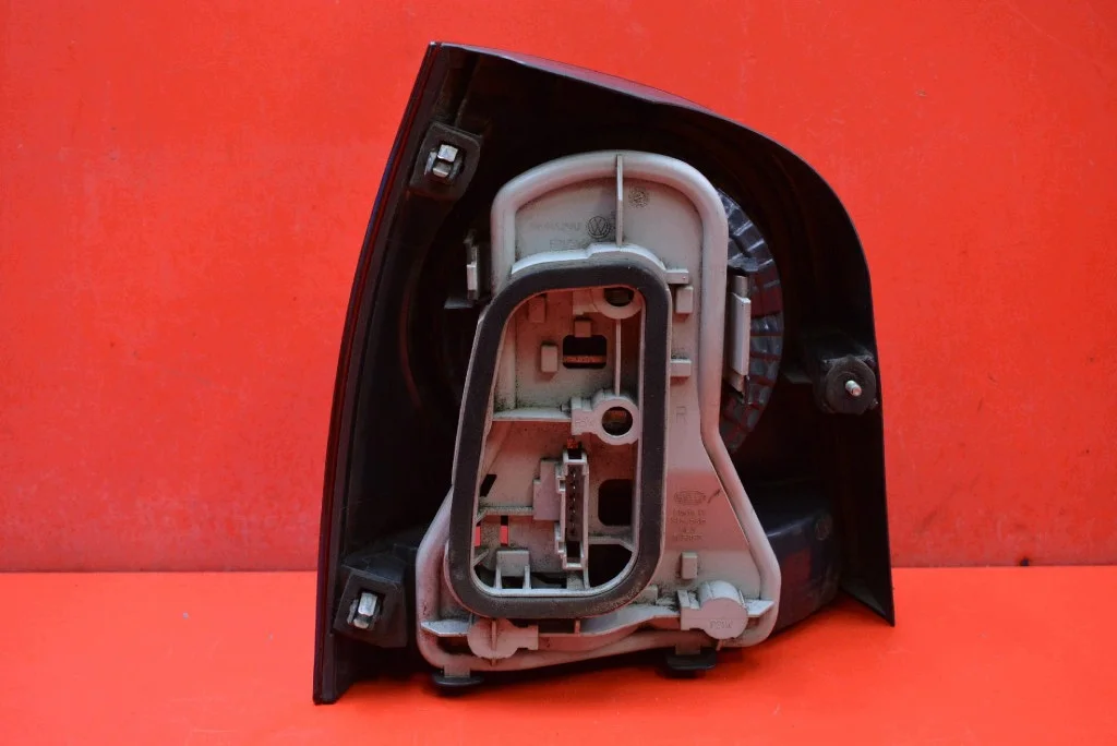 VW Polo 4 9N Rear Tail Light Right Used image 5