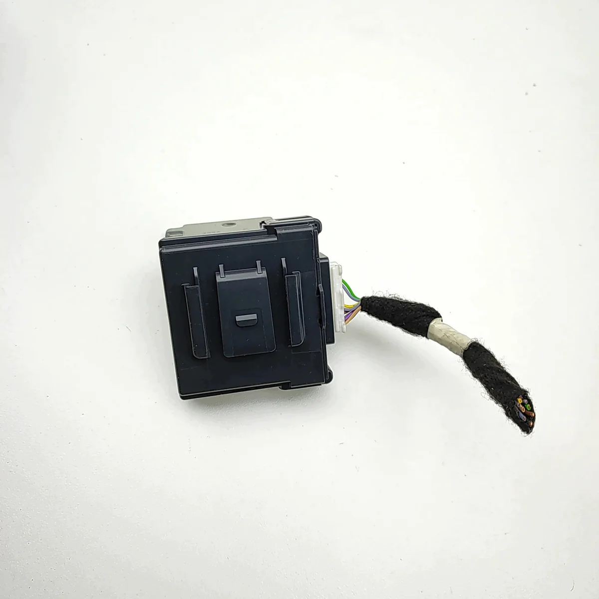 Nissan Leaf ABS Pump Control Unit 476A05SJ0C image 4