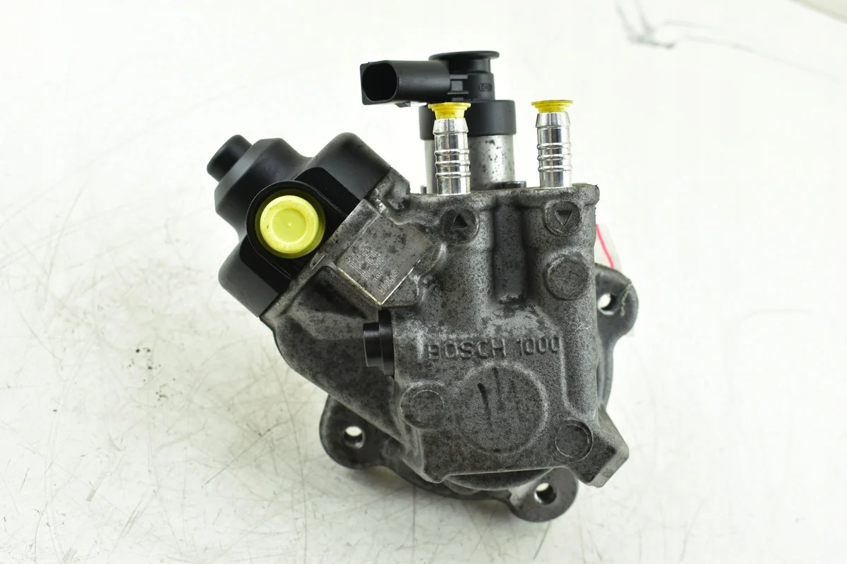 Einspritzpumpe VW Passat B6 2.0 TDI gebraucht image 3