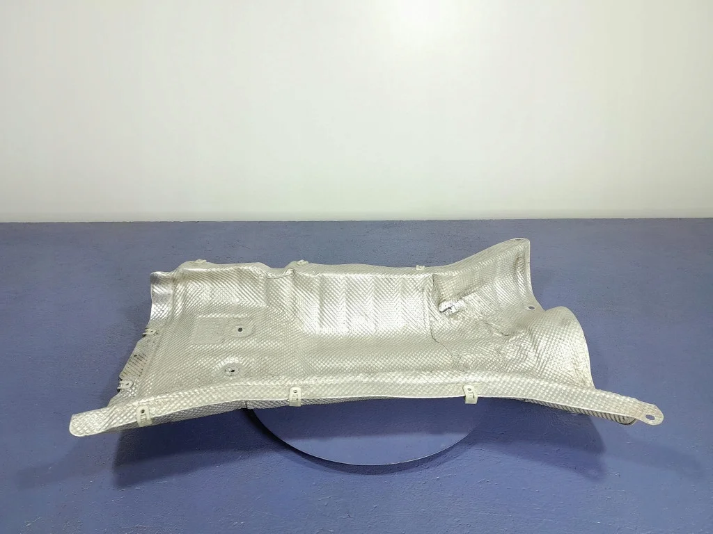 BMW X5 G05 thermische afdekking brandstoftank image 4