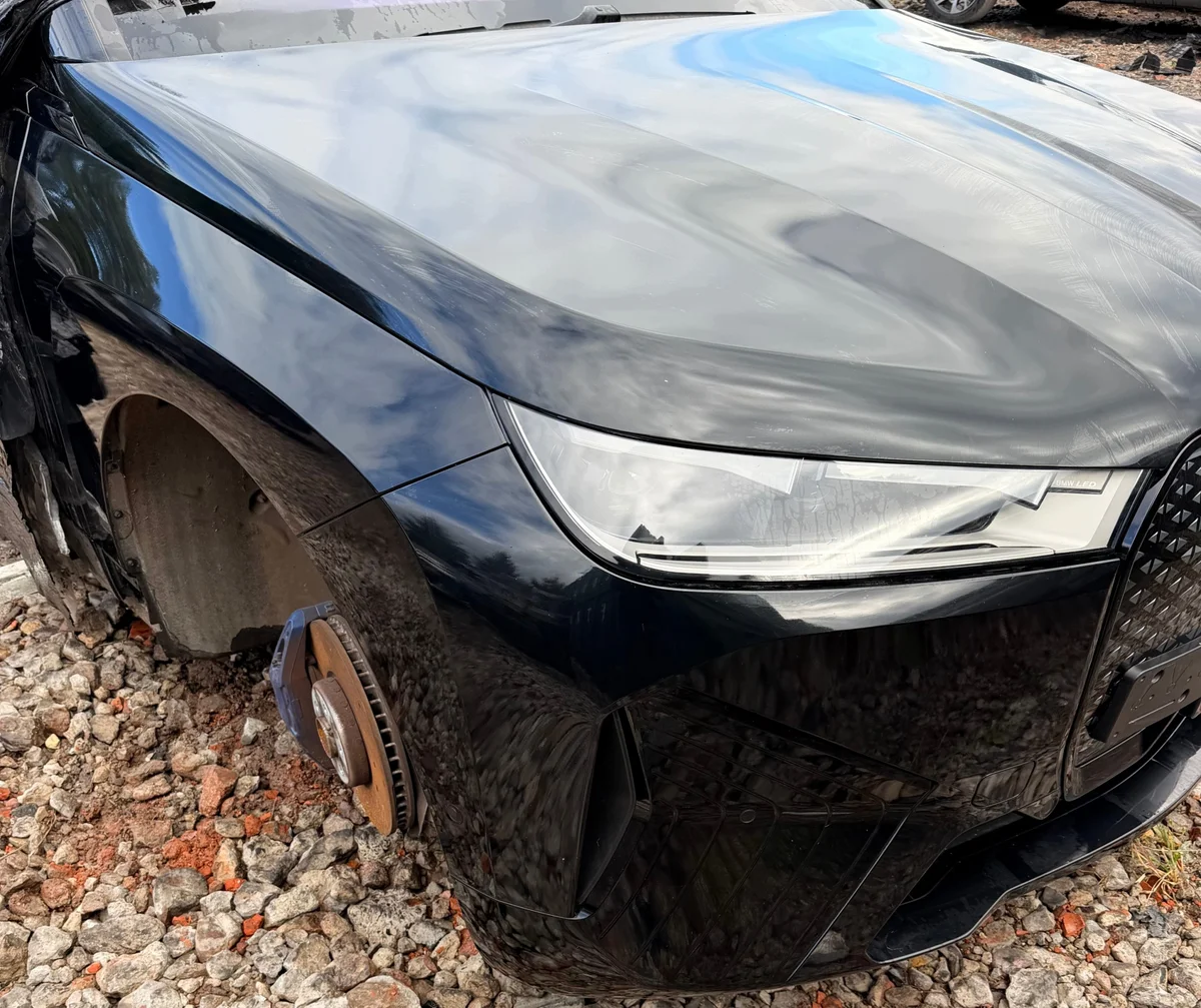 BMW iX I20 Frontmaske Komplett, gebraucht image 3
