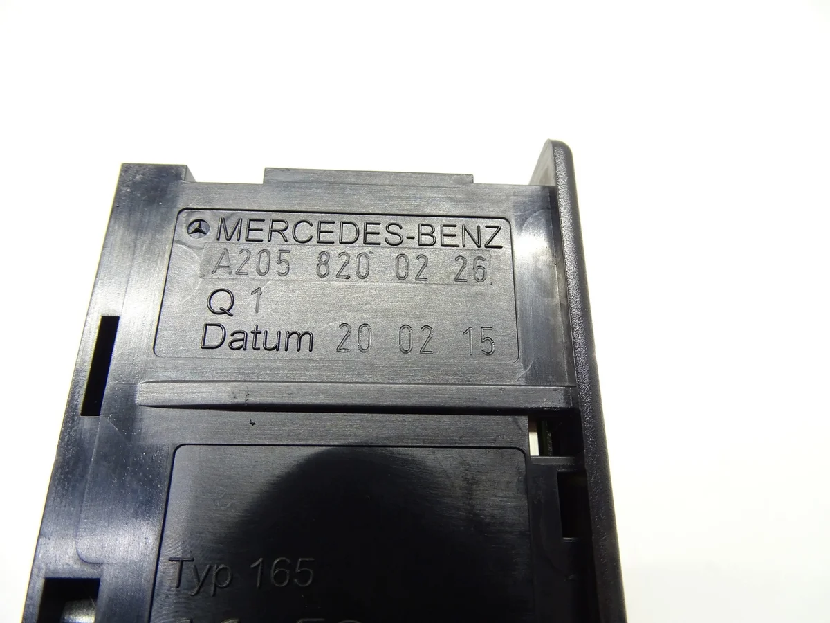 Prise USB Mercedes W205 A2058200226 LrHJqoN image 4