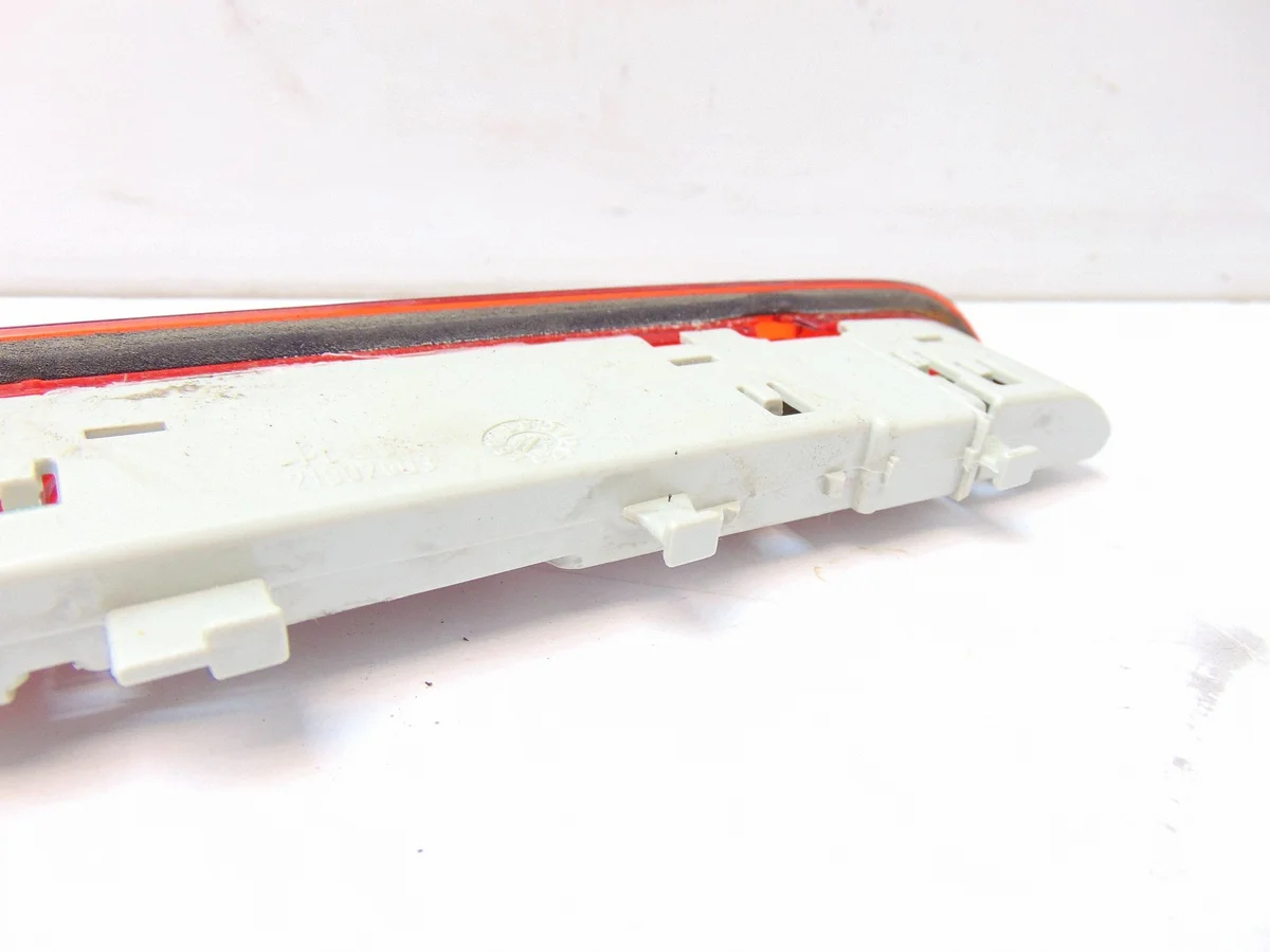 Audi A4 B8 Avant LED Jarruvalo 8K9945097 image 5
