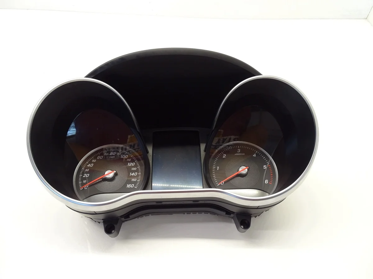 Instrumentpanel Mercedes W205 OJASscK