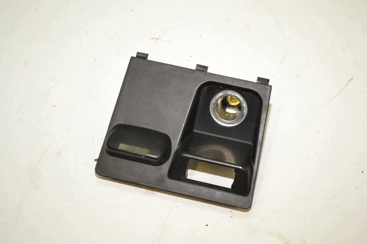 BMW X5 F15 Socket 9252108 image 2