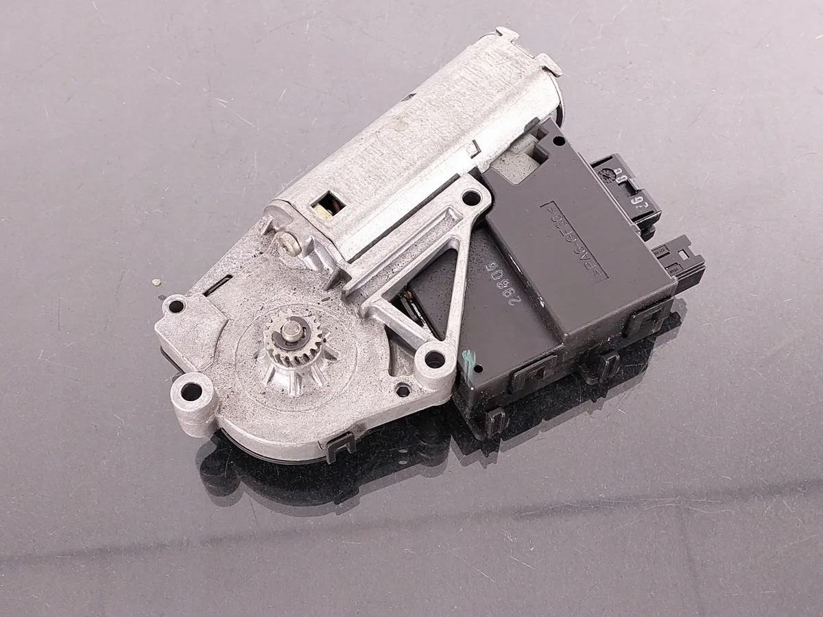Motor Techo Solar BMW 5 E39 67618380136 image 4