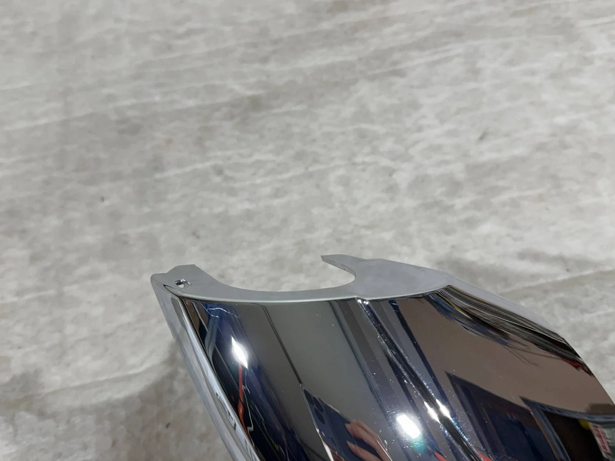 VW Amarok Chrom Spiegelkappe Rechts Gebruikt image 10