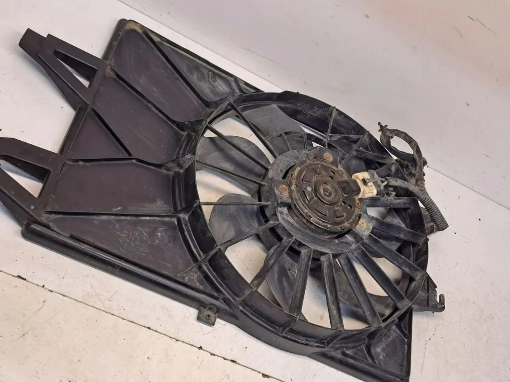 Ford Mondeo III Sedan Front Panel image 4