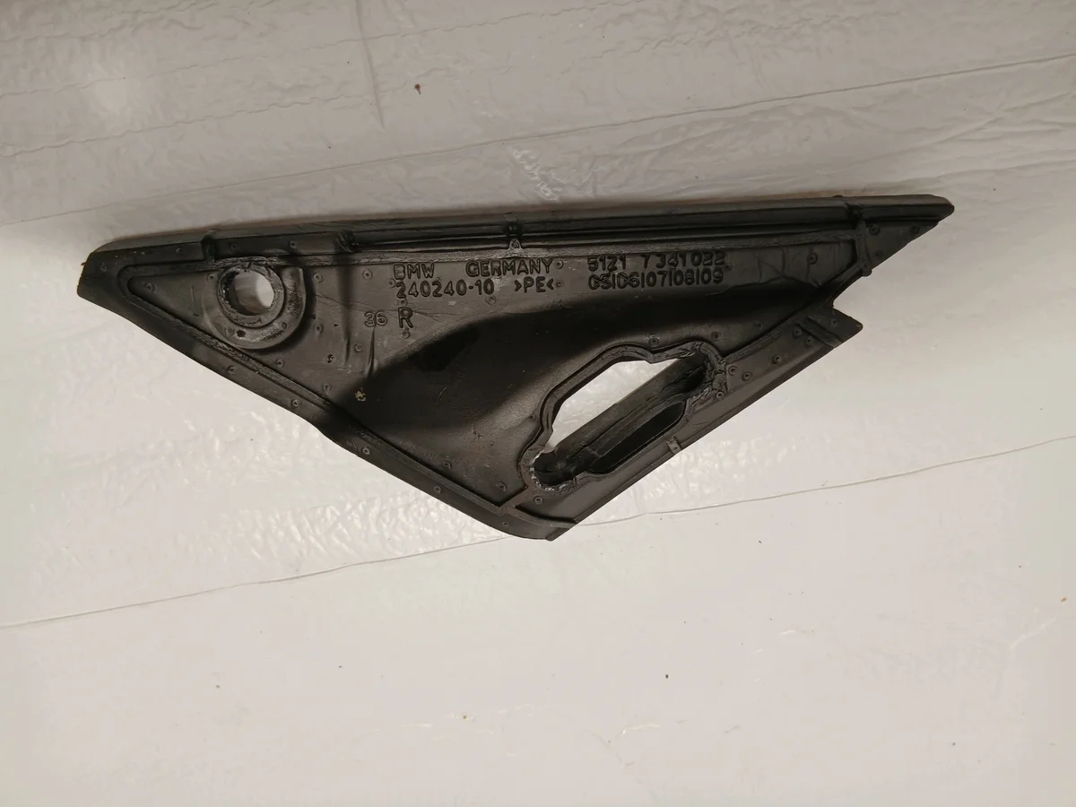 BMW 5 G30 LCI Guarnizione Specchio Destra 7341022