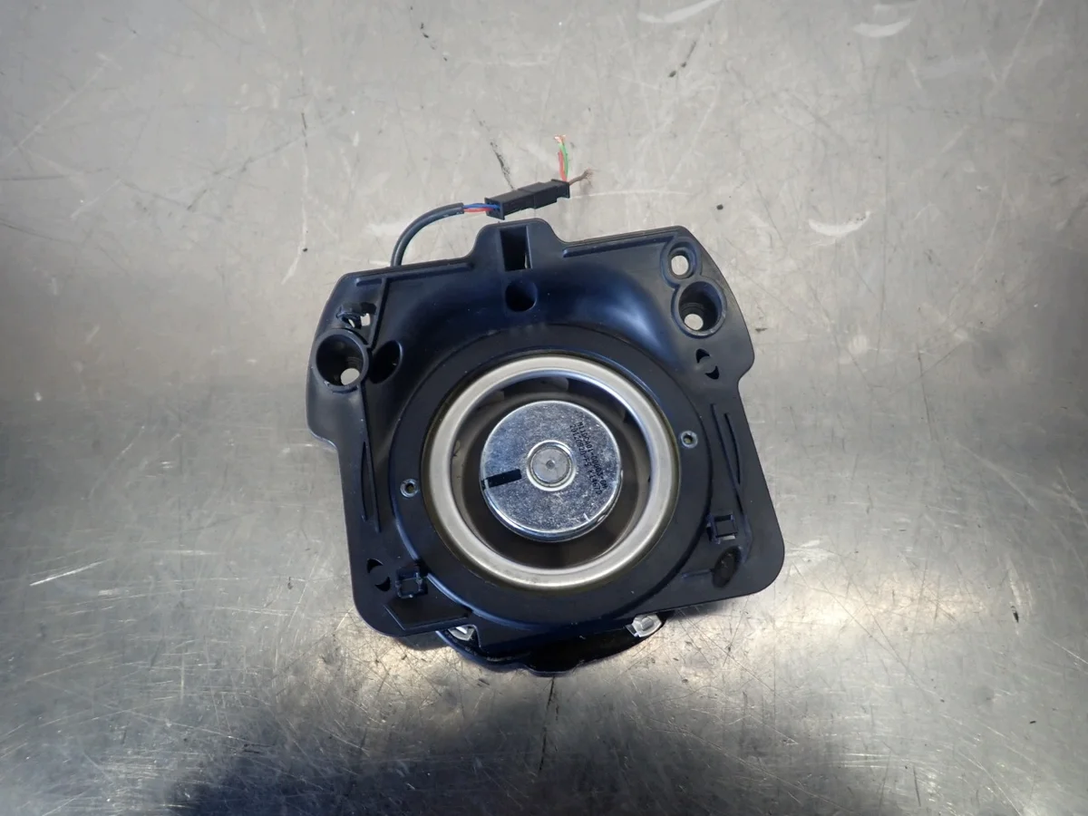Audi A6 C7 istuinpuhallin 4G8881367A