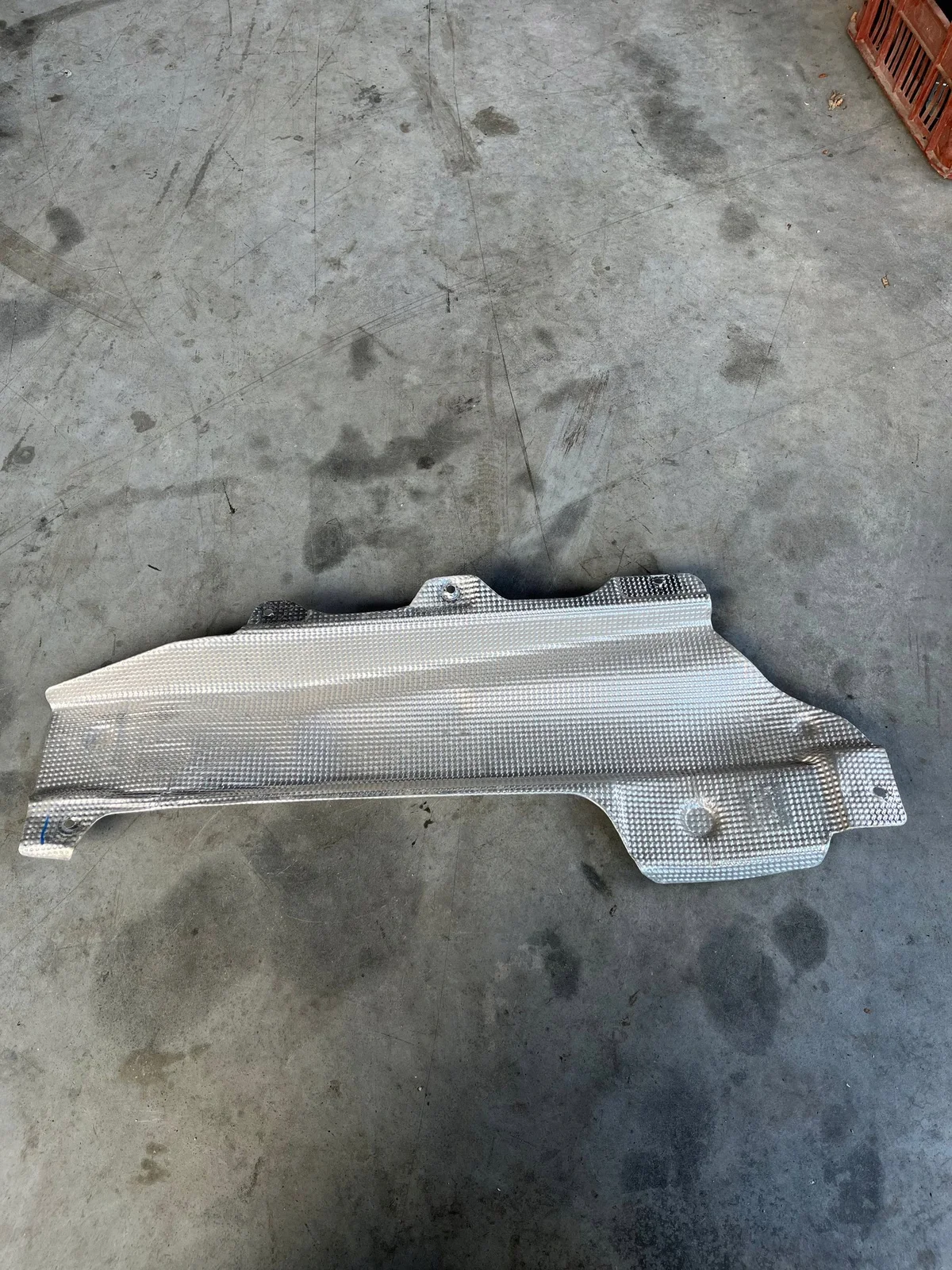 Alfa Romeo Giulia Uitlaat Hitte Schild 50567750